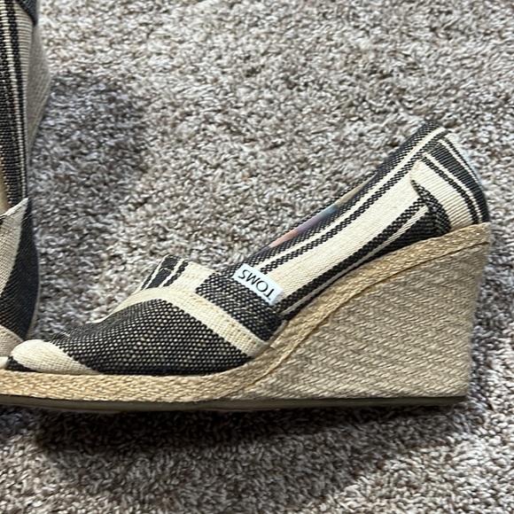 Tom’s wedge espadrilles. Cream and black stripe. Size 8. - Picture 3 of 5